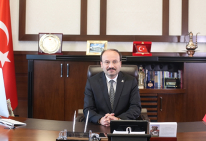 Rektör Bülent Çakmak’tan aday Öğrencilere çağrı
