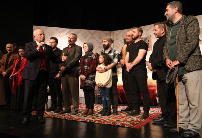 “Bir Bayram Sabahı” tiyatro oyununa büyük ilgi