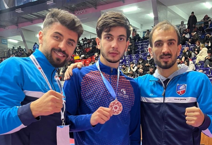 ETÜ’lü Sporculardan 2 Altın, 1 Gümüş madalya