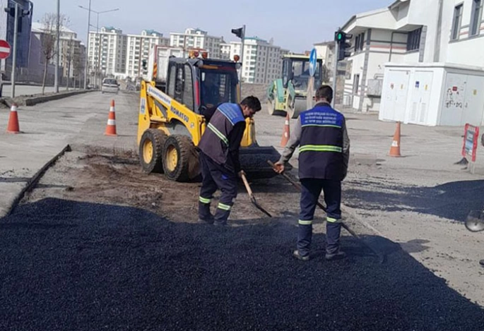 Büyükşehir asfalt sezonunu erken açtı
