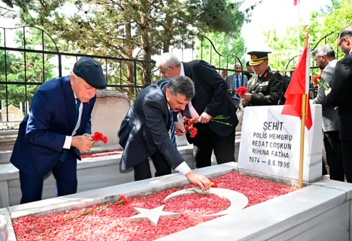 15 Temmuz şehitleri dualarla anıldı