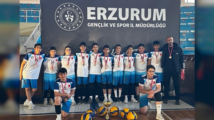 Oltu Cumhuriyet Ortaokulu şampiyon