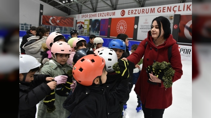 Minik Yüreklere ‘HİS’ten Bere desteği