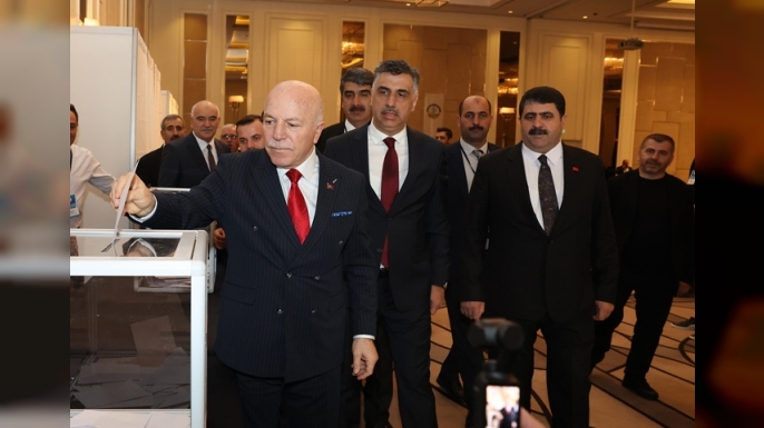 Başkan Mehmet Sekmen güven tazeledi