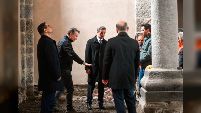 Vali Baruş Fetih Camii restorasyonunu inceledi