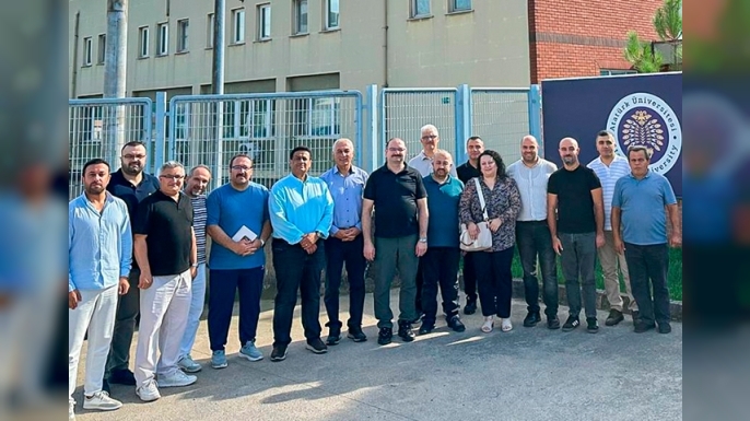 Gönderde Artık Atatürk Üniversitesi Bayrağı Dalgalanıyor