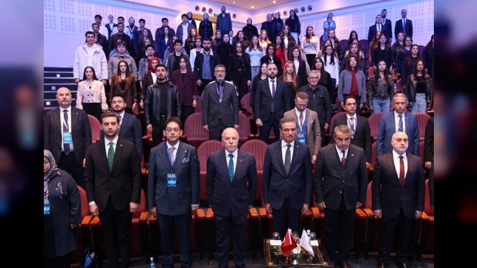 Başkan Sekmen’den gençlere tavsiyeler