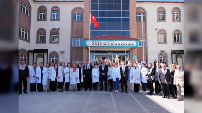 Bakan Tekin, çocuklar dünyada barışı savunacak